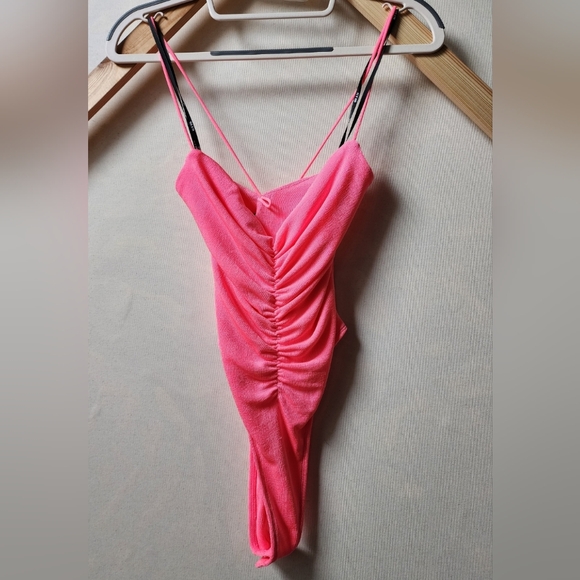 Tops - NWOT Stretch Crepe Bodysuit Pink Size M